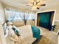 6 bedroom sleeps 22, Hot tub, and gorgeous view of Bear Lake, lots of amenities