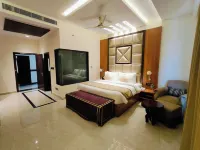 Mayur Hotels in Gangapur Kalika Bux