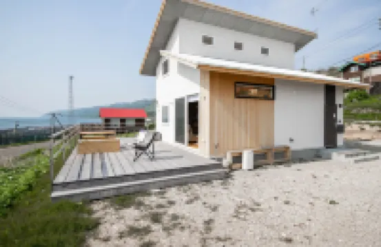 Sunny Side House