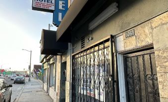 Unity Hotel - No Parking & Rooms Are Upstairs