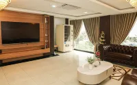 De Royal Hotel - 2-Star