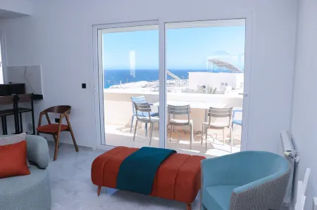 Duplex Terrasse Vue Mer et Ville, Pieds Dans l'Eau