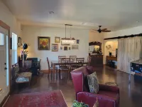 8 Mile Farm B&B Hôtels à : Dufur