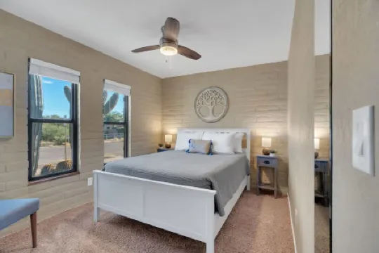 Mountain views! Big private yard with pool - heat optional with fee & spa