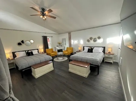 Charming guesthouse within minutes of downtown Fish Creek!