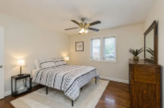 Modern 3-Bed,2-Bath Retreat