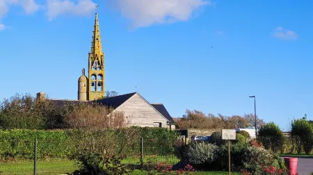 Quiet house a few minutes from the beach