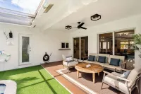 Modern Oakland Park Gem –Private Pool-Free Parking-Long Term Stays