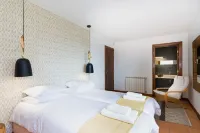 Design Pool House – Seaside @ Mountain Hotels in Alcabideche