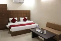 Hotel V B Paradise Hotels near Dev Dham Devmali