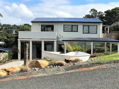 Water Light - Mangonui Harbour views