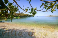 Villa Olga Apartment D. 125 meters from the sea with pool and jacuzzi Hotels in Banjole