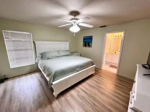 Waterfront 3 bed 2 bath heated saltwater pool home with kayaks and boat dock