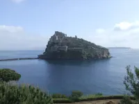 CASA VACANZA VICINO AL MARE  ISCHIA ISOLA
