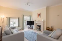 Central Cosy Character Cottage with Free Parking