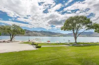 Luxury waterfront townhouse w/ sandy beach outside your patio door! WOW!