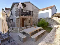 Apartment NOA1 Poreč-Tar with swimming pool, balcony, games room, Wi-Fi, barbeque Hotels in Tar