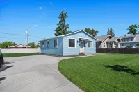 Clean 2 Bed Bungalow, Free Parking, Fast WiFi, Near GU