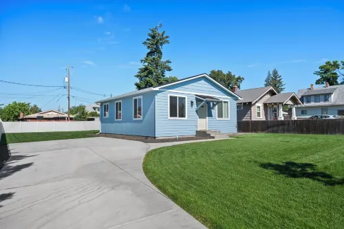 Clean 2 Bed Bungalow, Free Parking, Fast WiFi, Near GU