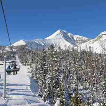 Big Sky Condo - Walk to Restaurants/Shops/Shuttle Others