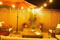 Charming 4bd house near the coast with backyard