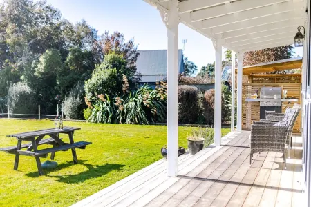 Luxury Accomodation on  26Rows Vineyard.