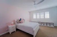 Palm Beach Cinema House - Entertainers Delight