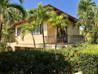 Near the Beach/Private Pool. Walkable/Amazing Gardens. 5 Bdr/Ideal for Families