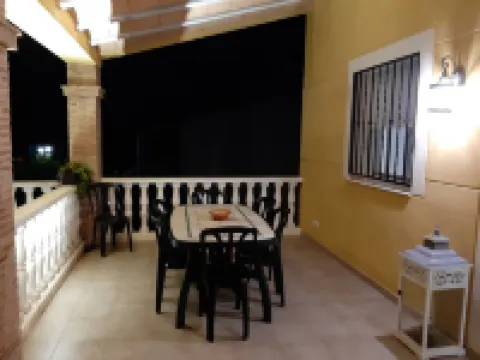 VILLA IN VERY QUIET URBANIZATION TO 15 MIN OF VALENCIA CAPITAL Hotels in Ribera Alta