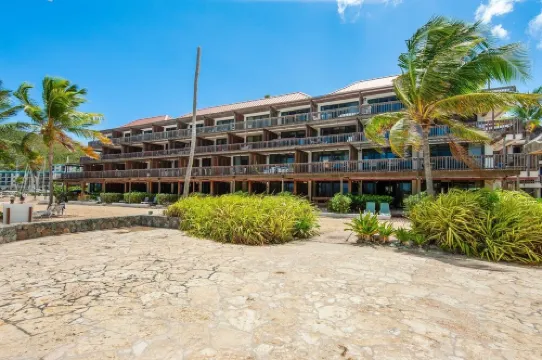 Beach Front Villa with Down Island View - Priceless!