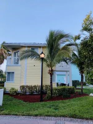 Rent a 2 bed / 2 bath Villa in Alice Town, North Bimini (INCLUDES 50' dock slip) Hotels in Alice Town