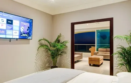 Beautiful Ocean Front Condo! Rosarito Beach- VIEWS Отели рядом с достопримечательностью «Baja Gallery»