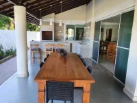 5 suites, swimming pool, air conditioning in all rooms in Paraiso dos Lagos,