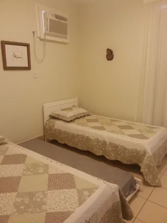 4 bedrooms apartment Praia do forte - Cabo Frio RJ Отели рядом с достопримечательностью «Shells Beach»