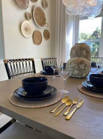 Stunning Retreat: Endless Summer Villa 3BR/ 2BA with Heated Pool