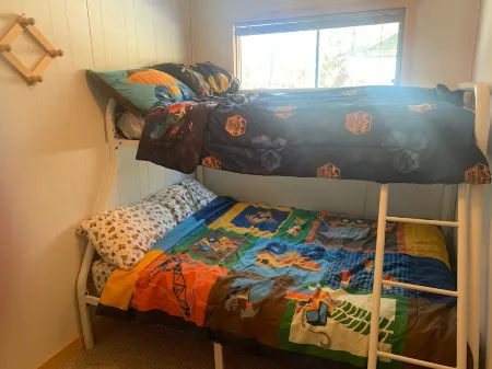 Cozy Cottage on Lower Buckhorn Lake