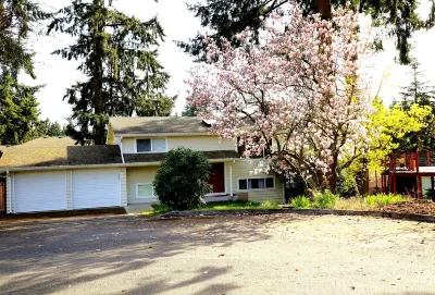 Nice Cozy Quiet House -W back Yard Hotel berhampiran Leviton Network Solutions