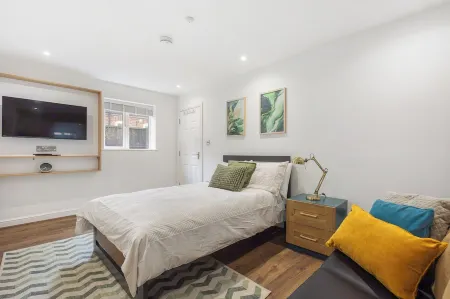 Chicstay Suite! Your home in High Wycombe Отели рядом с достопримечательностью «Библиотека Хай-Уиком»