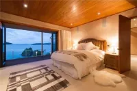 Waterfront Retreat with Inspirational Views