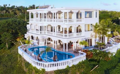 Room w/ ocean view balcony next to the beach. 2 pools, fire pit, gardens & more! Hotels in 