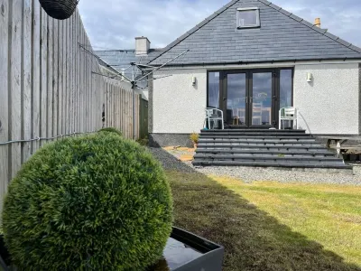 2 Bedroom Cottage With Open Views To Rear Hotels in 