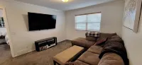 Cozy 2-Bedroom Shared Space (Not an Entire Home) – Your Gateway to the Mountains - 방갈로