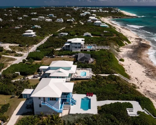 Oceanfront Beauty 6 King Beds/6 Baths! Big Pool and Volleyball Court in Front yd Hotels in Elbow Cay