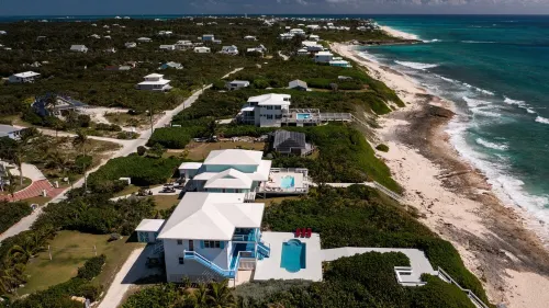 Oceanfront Beauty 6 KING beds/6 baths! Big Pool and Volleyball Court. or Pickle?
