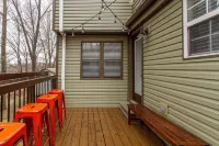 Adorable Lake House near Pates Ford Marina