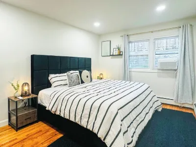 Luxurious Designer's Home 4 Bed 3 bath with Gaming Rm