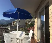 Superbly Equipped, Spectacular Views, Infinity Pool and Jacuzzi