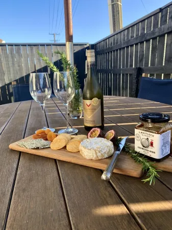 Seaviews, mountain views and sunsets