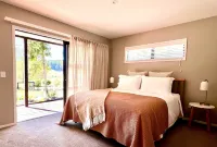 Pheasant Lodge - a touch of luxury in the countryside Hotels near Spencer Hill Estate