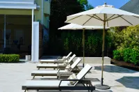 Holidays in the Hamptons! Chic Beach Home mins from Village